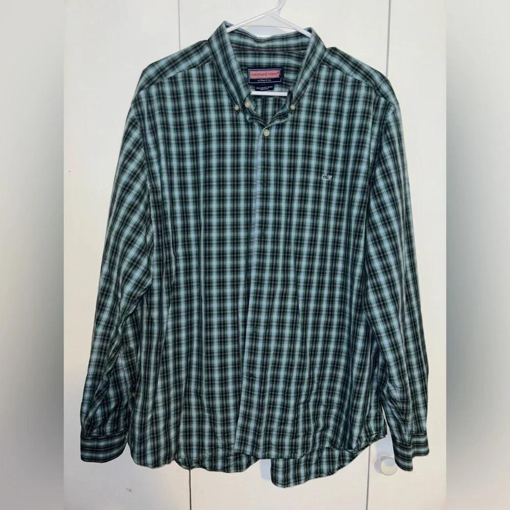 Vineyard Vines button down collegiate shirt - Picture 9 of 9